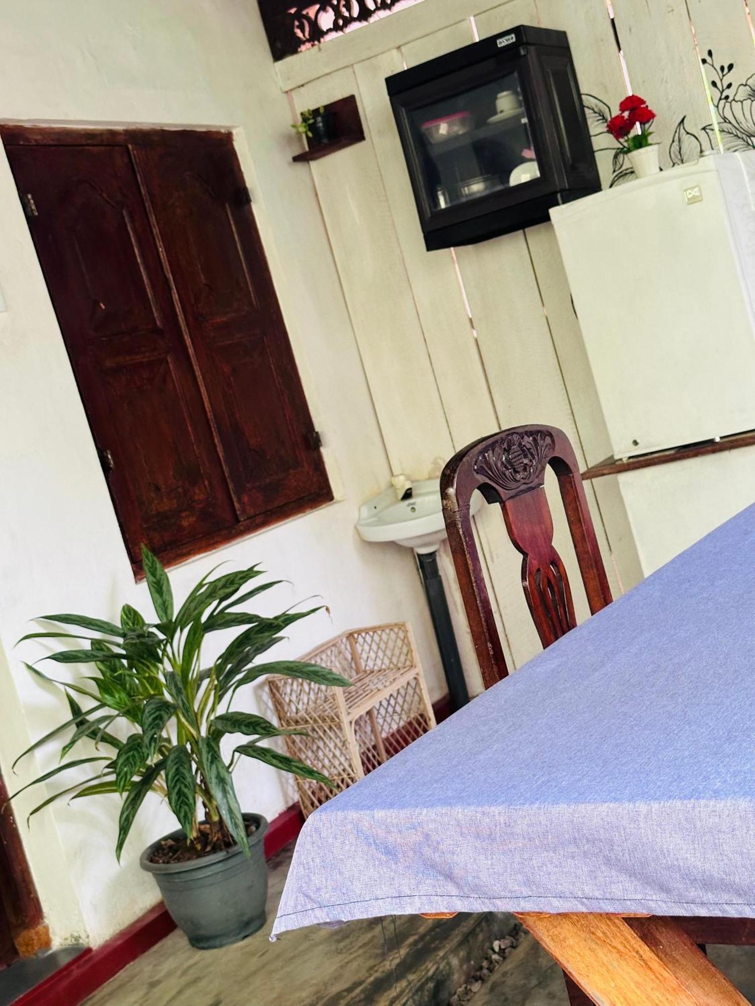 Venora Hiriketiya Bed & Breakfast Dikwella Dış mekan fotoğraf