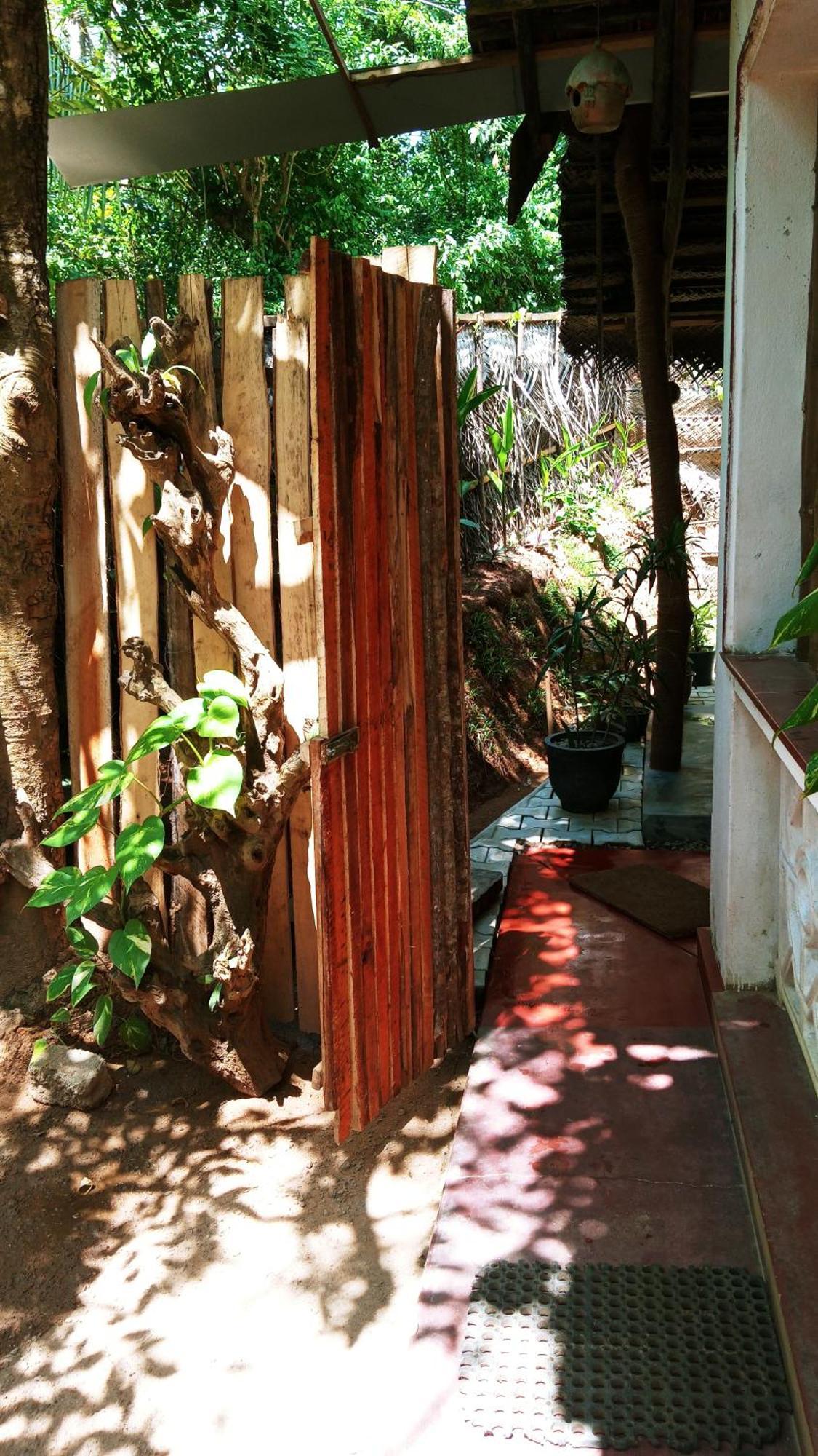 Venora Hiriketiya Bed & Breakfast Dikwella Dış mekan fotoğraf